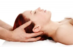 Hoofd- en nekmassage bij hoofdpijn