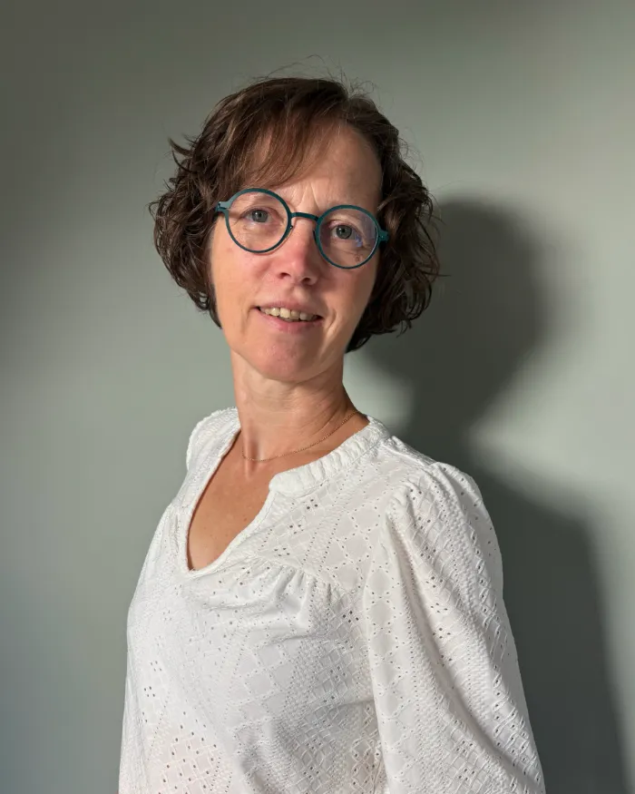 Muriel Garretsen in haar praktijk